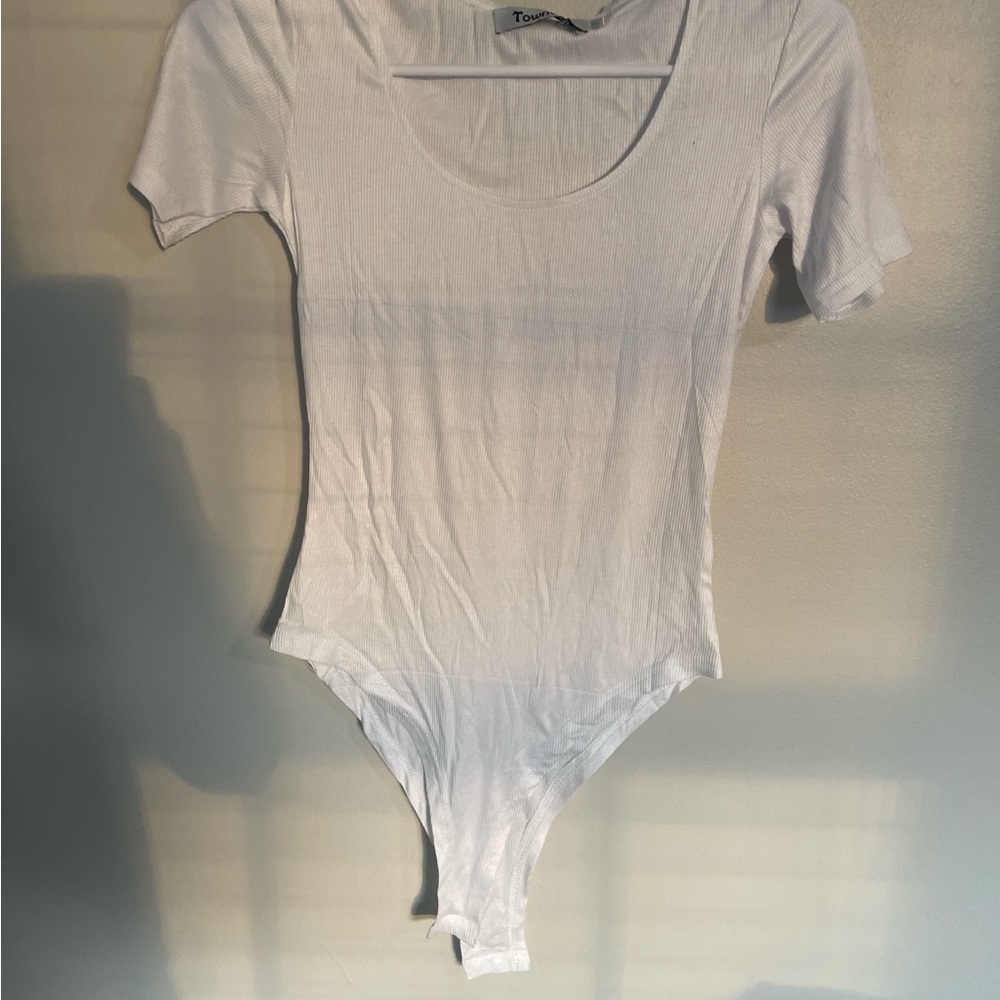 White Scoop-Neck Ribbed Bodysuit - Classic Fit